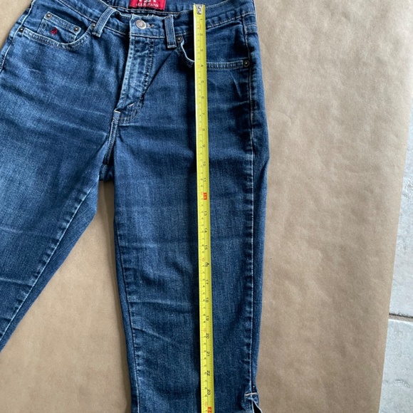 Capris length Jeans.  Made in Canada size 28 - Picture 3 of 11